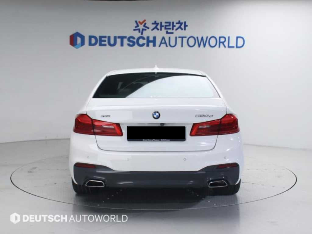 BMW 5-Series — photo 04