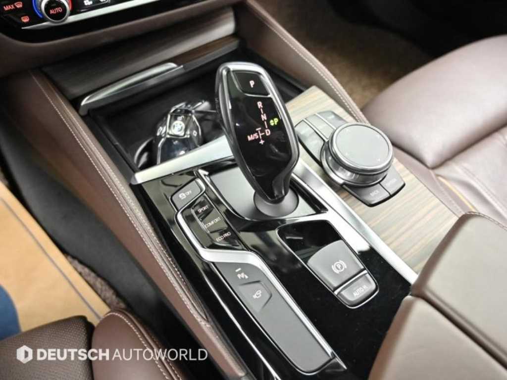 BMW 5-Series — photo 08
