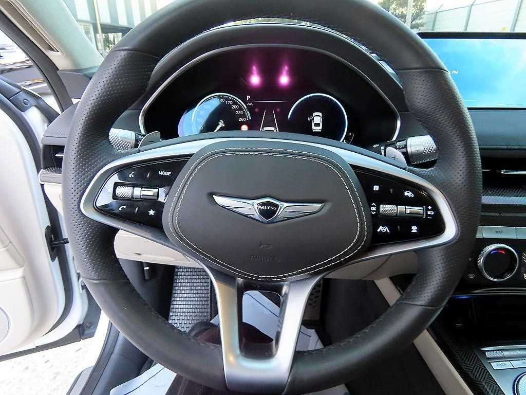 Genesis G80 — photo 08