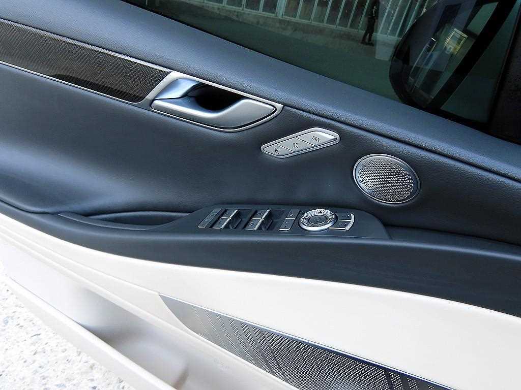 Genesis G80 — photo 12