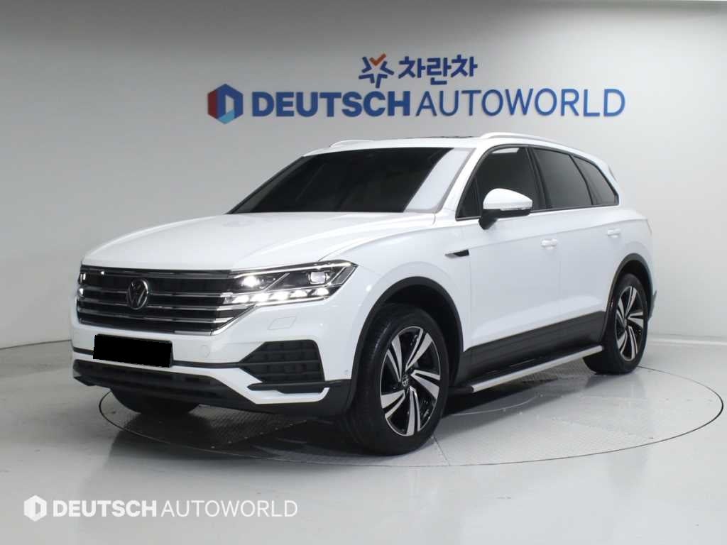 Volkswagen Touareg — photo 01