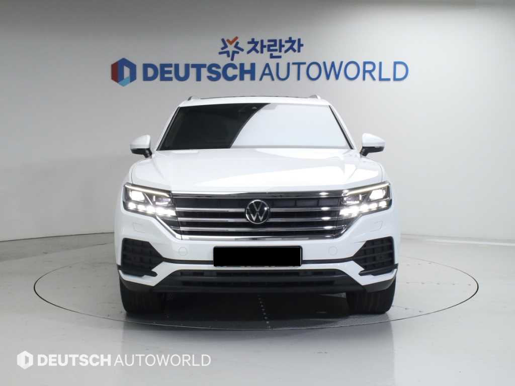 Volkswagen Touareg — photo 03