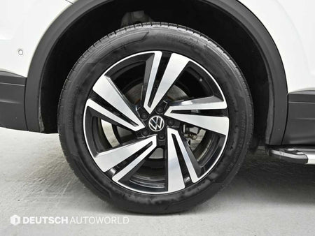 Volkswagen Touareg — photo 05
