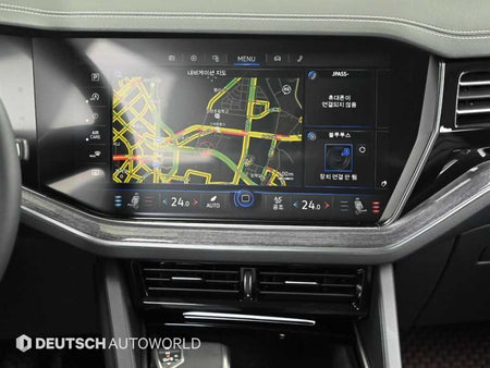 Volkswagen Touareg — photo 14
