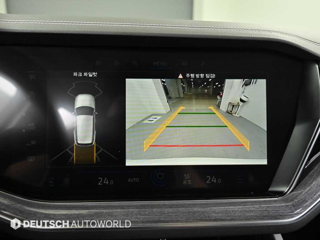 Volkswagen Touareg — photo 15