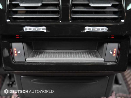 Volkswagen Touareg — photo 16