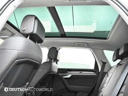 Volkswagen Touareg — photo 18