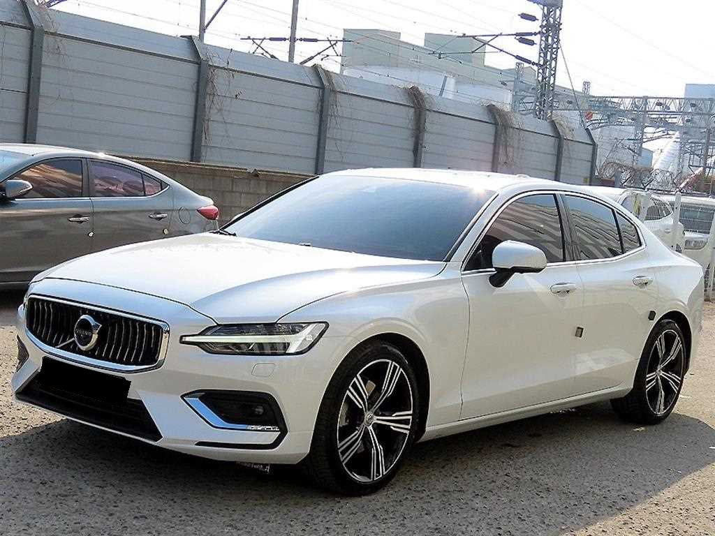 Volvo S60 — photo 02