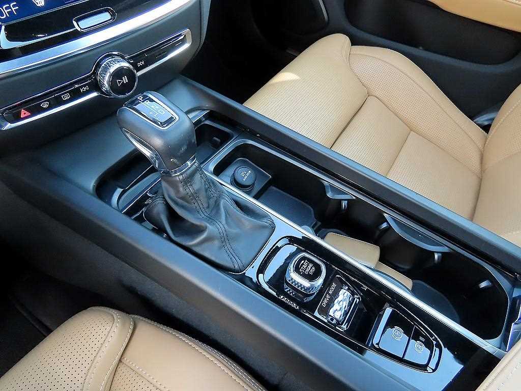Volvo S60 — photo 11