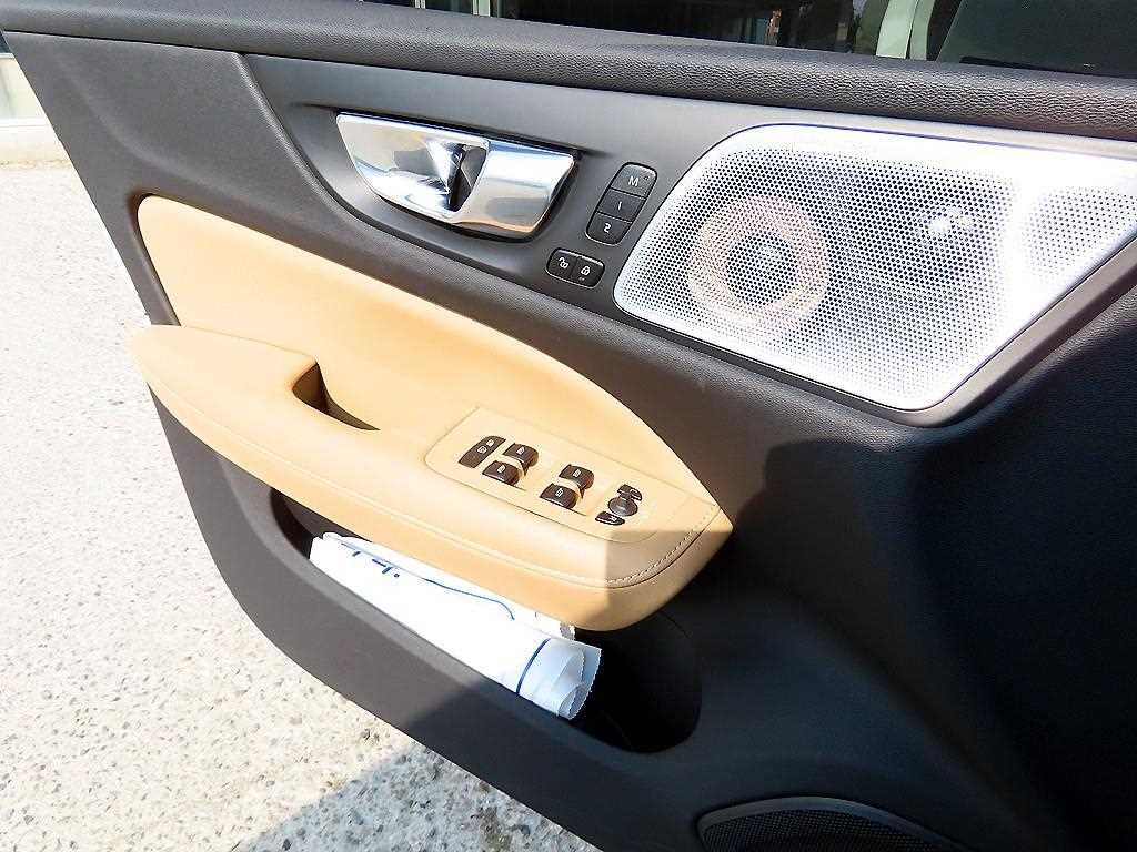 Volvo S60 — photo 12