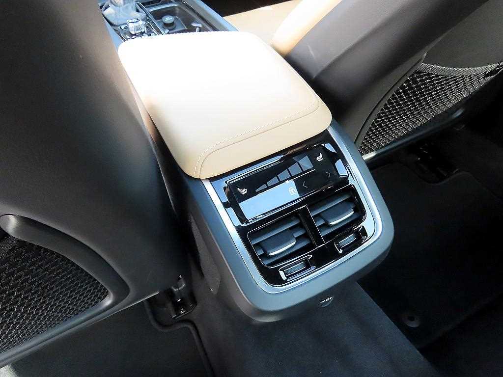 Volvo S60 — photo 16