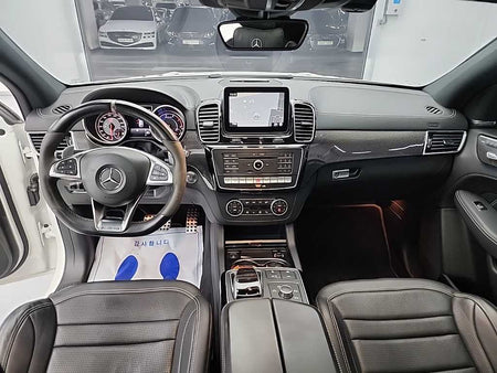 Mercedes-Benz GLE-Class — photo 07