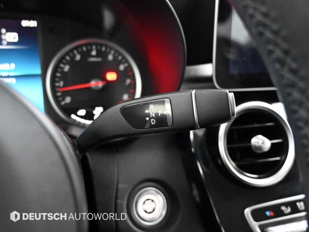 Mercedes-Benz C-Class — photo 09