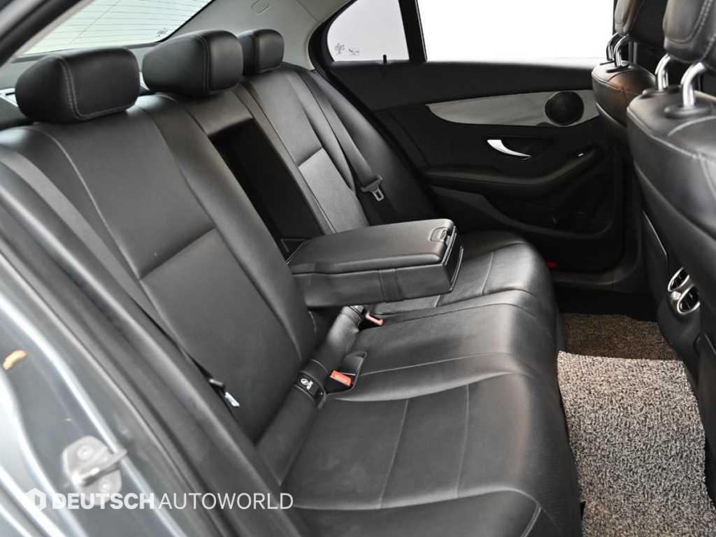 Mercedes-Benz C-Class — photo 12