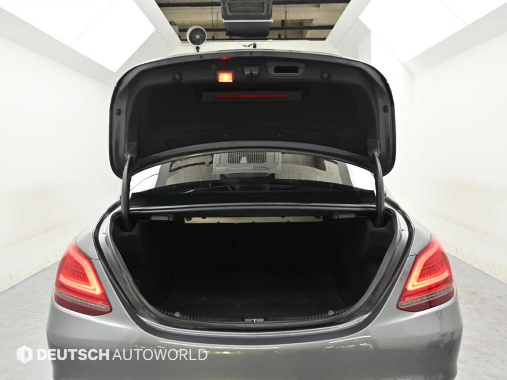Mercedes-Benz C-Class — photo 19