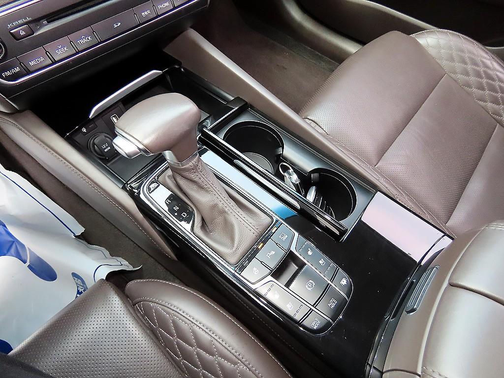 Kia K7 — photo 11