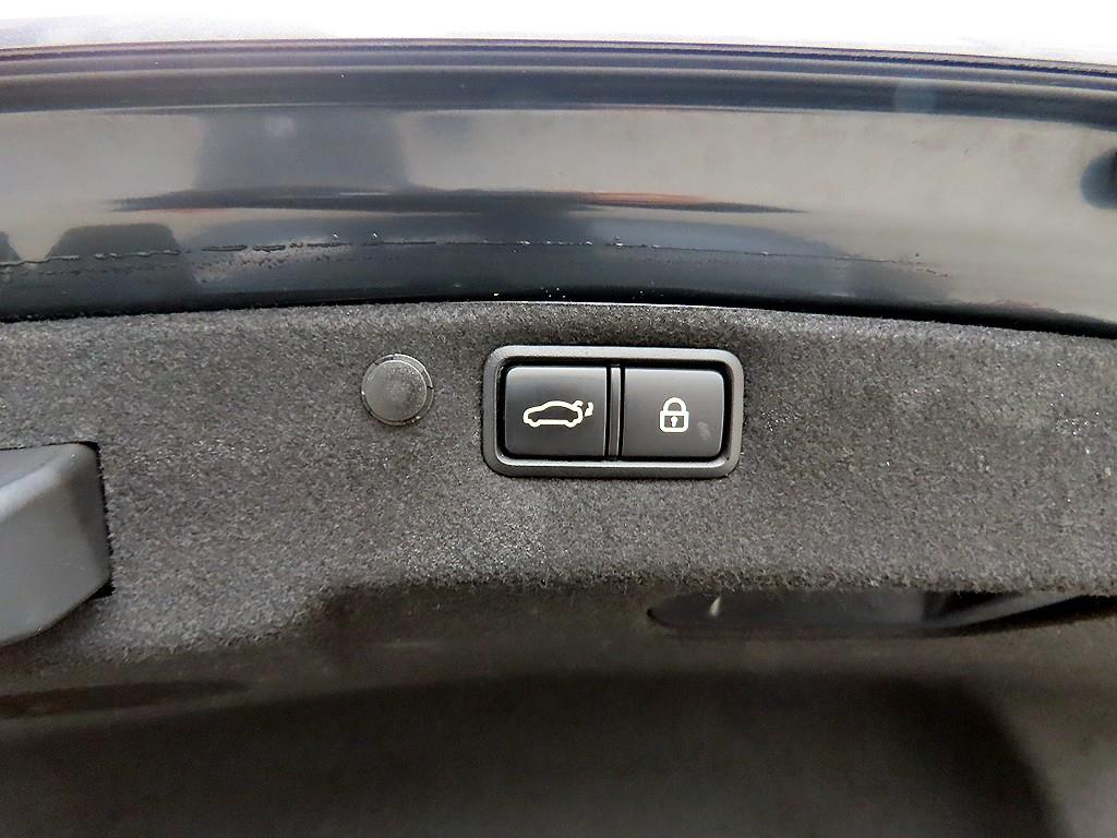 Kia K7 — photo 16