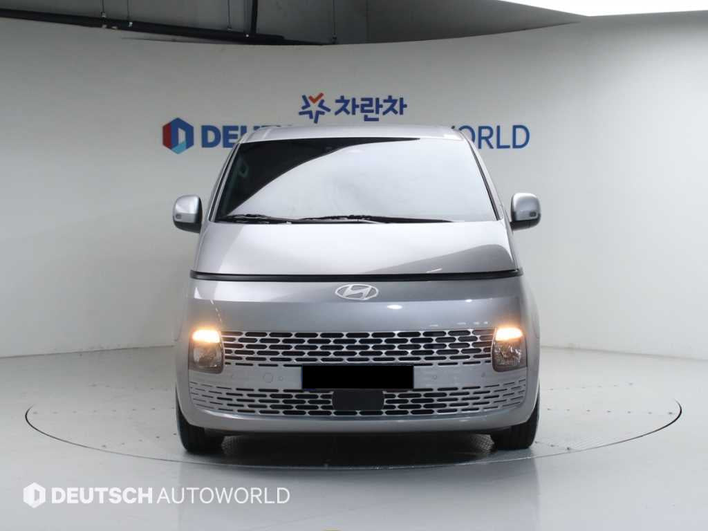 Hyundai Staria — photo 03