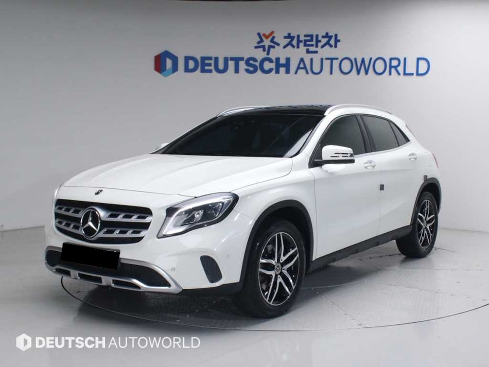 Mercedes-Benz GLA-Class — photo 01