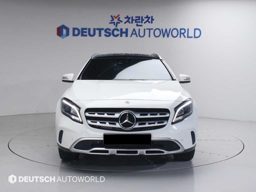 Mercedes-Benz GLA-Class — photo 03
