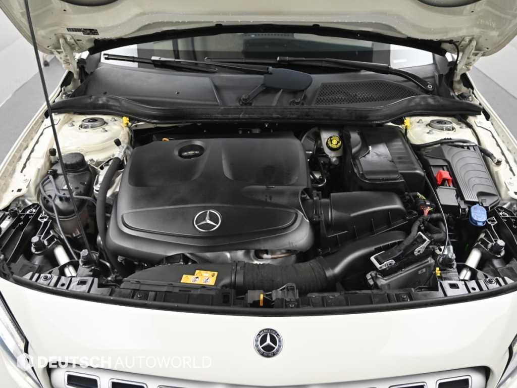 Mercedes-Benz GLA-Class — photo 06