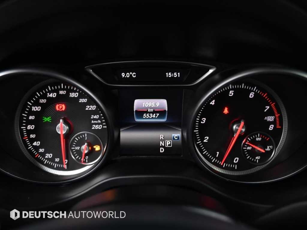 Mercedes-Benz GLA-Class — photo 08