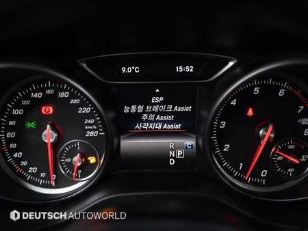 Mercedes-Benz GLA-Class — photo 16