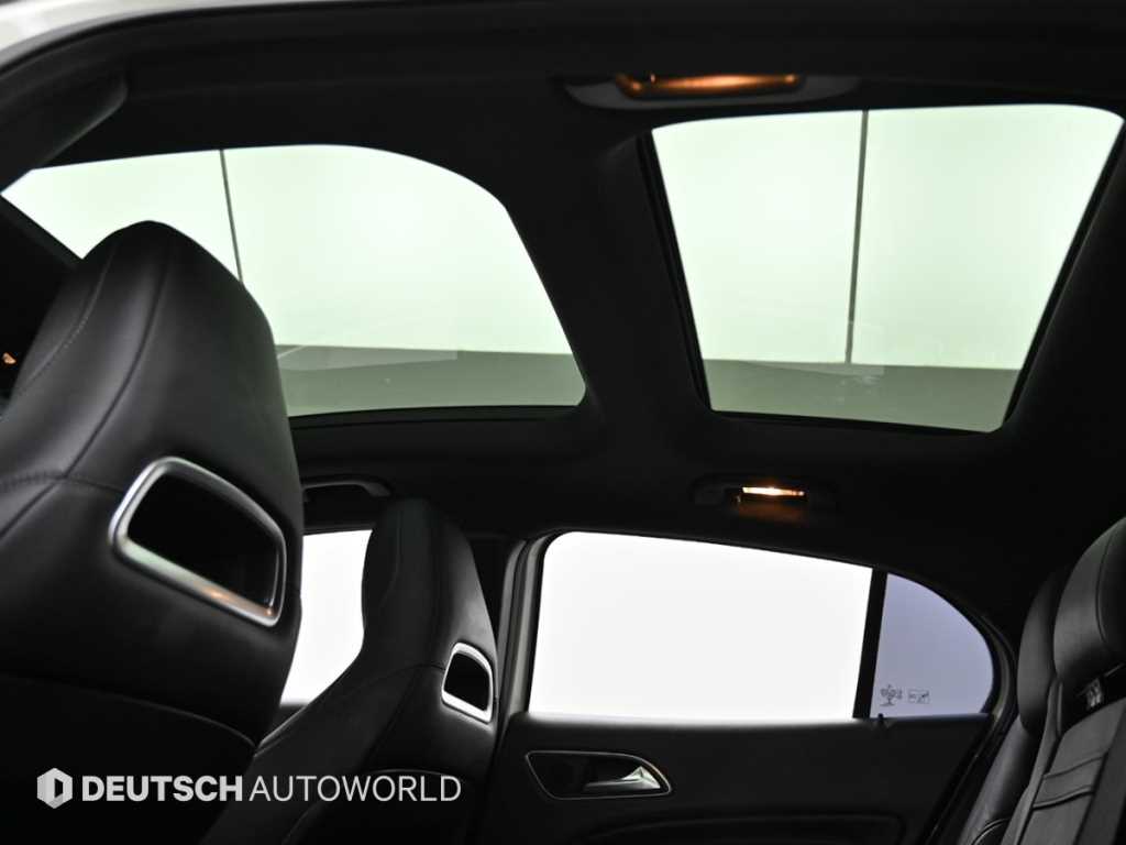 Mercedes-Benz GLA-Class — photo 18