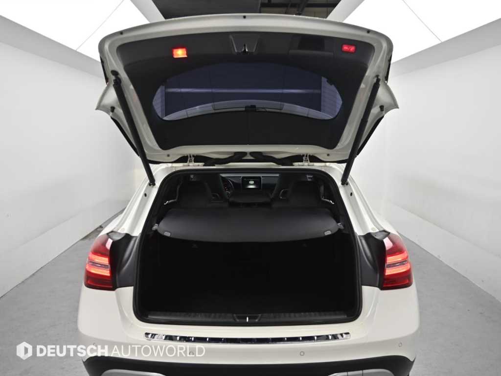 Mercedes-Benz GLA-Class — photo 19