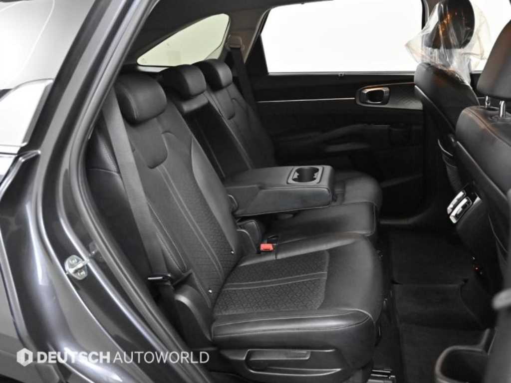 Kia Sorento — photo 12