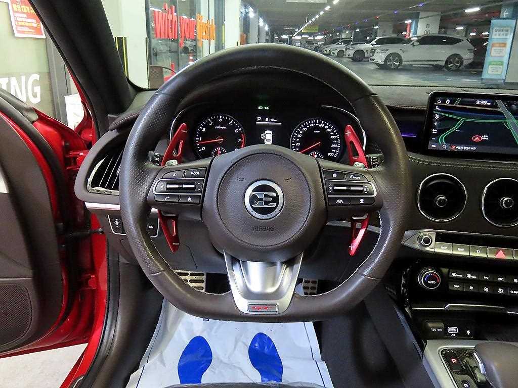 Kia Stinger — photo 08