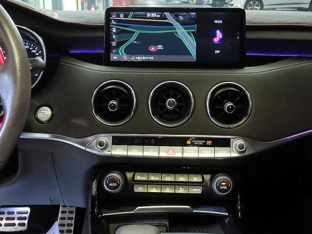 Kia Stinger — photo 11