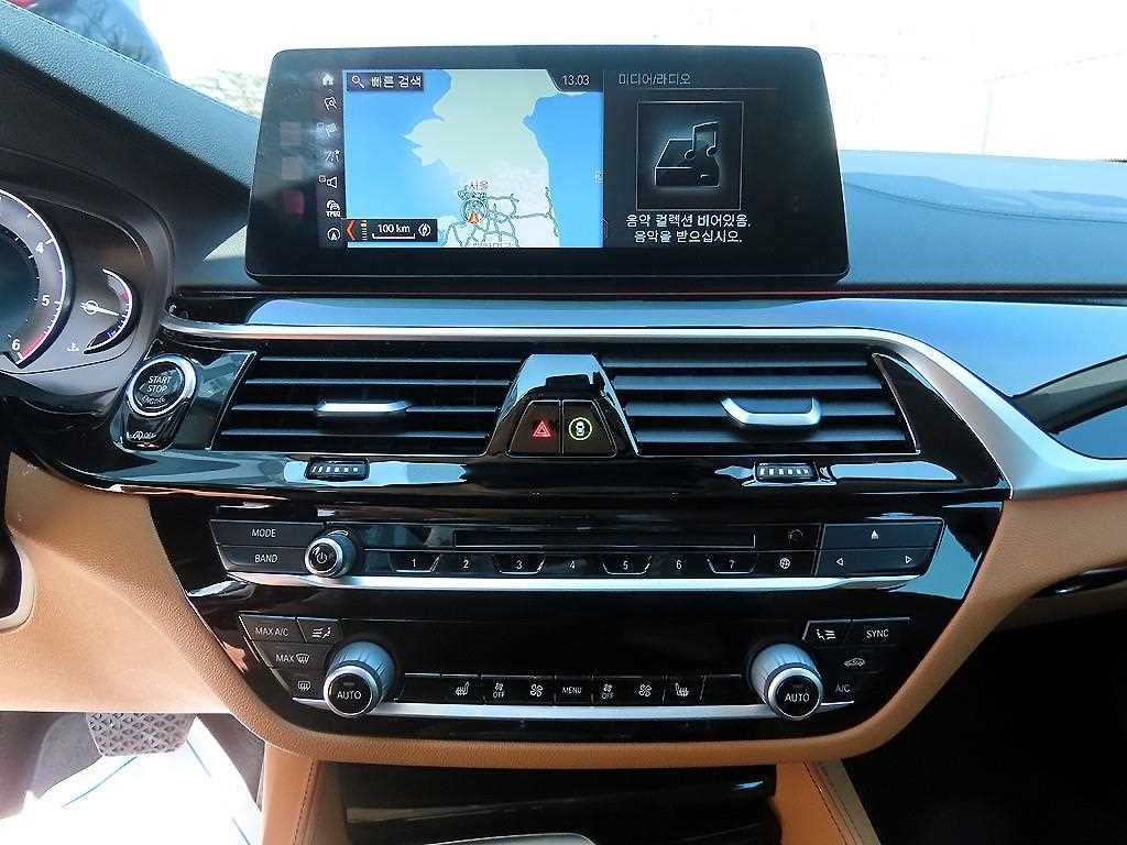 BMW 5-Series — photo 13