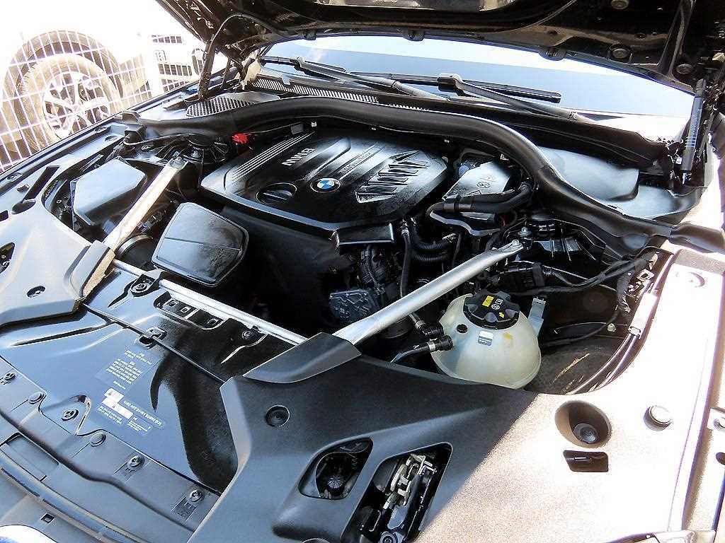 BMW 5-Series — photo 19