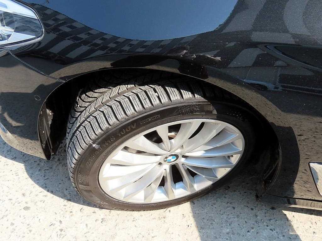 BMW 5-Series — photo 20