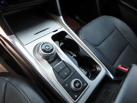Ford Explorer — photo 10