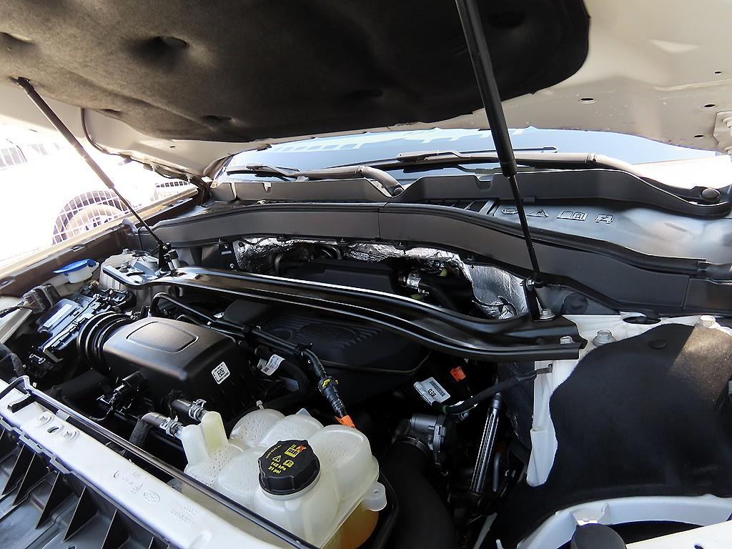 Ford Explorer — photo 19