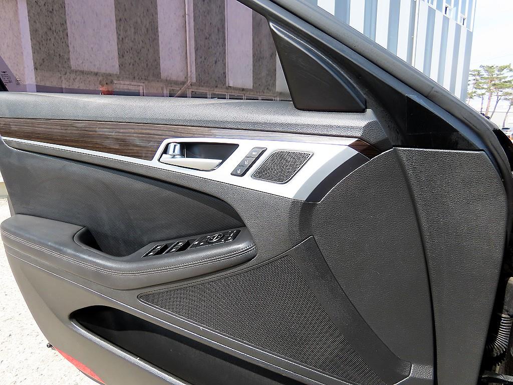 Genesis G80 — photo 11
