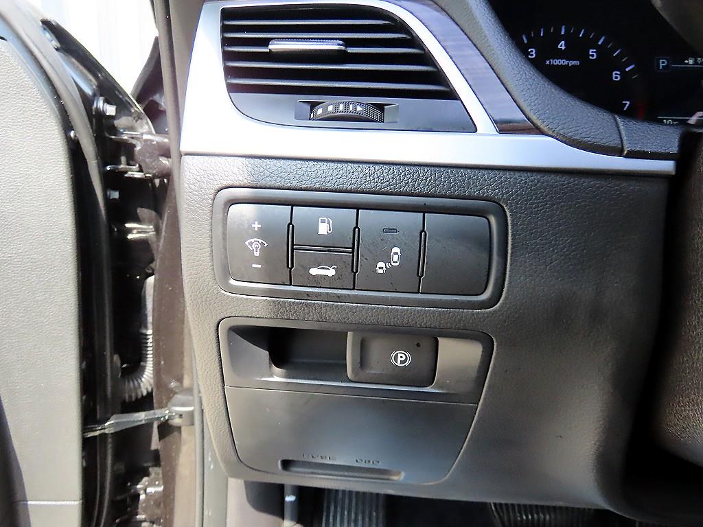 Genesis G80 — photo 12