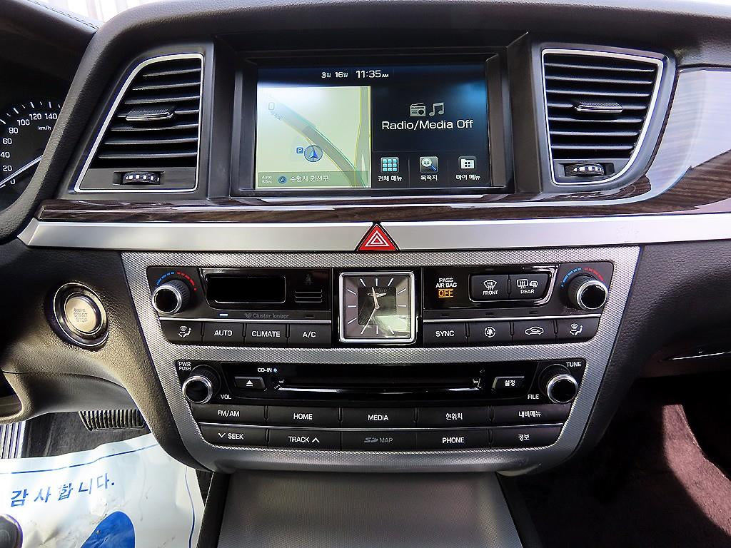 Genesis G80 — photo 13