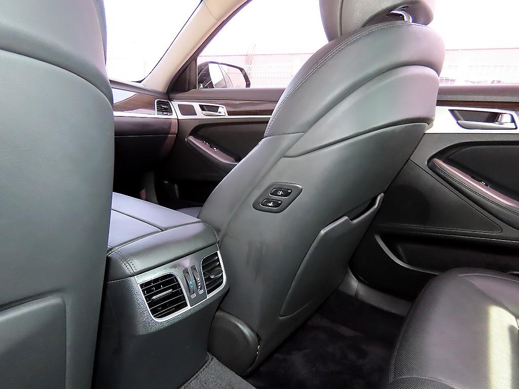 Genesis G80 — photo 17