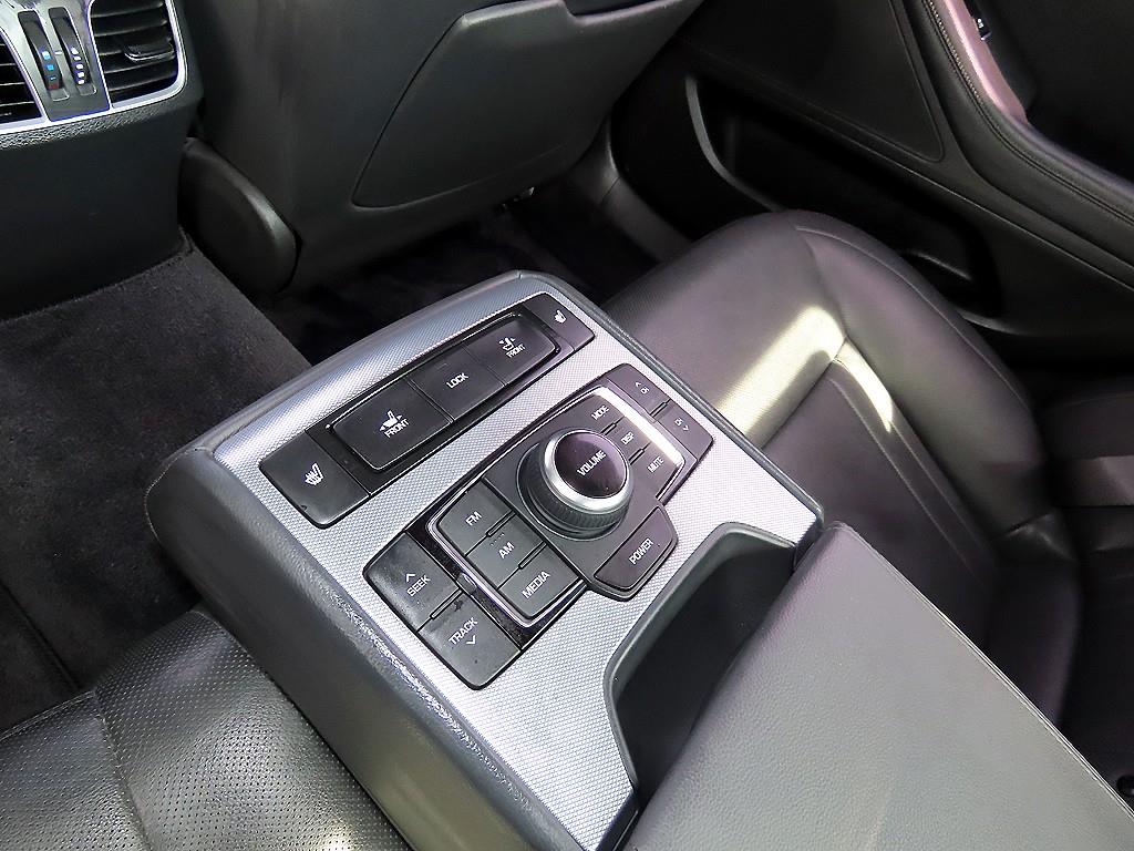 Genesis G80 — photo 18