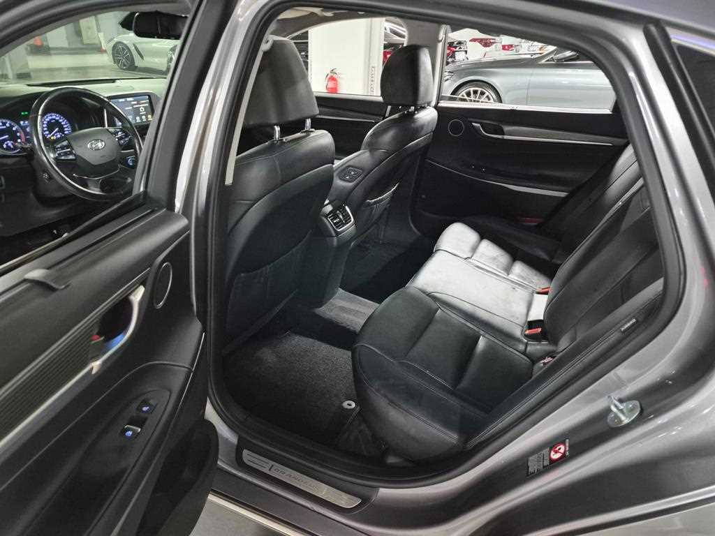 Hyundai Grandeur — photo 08