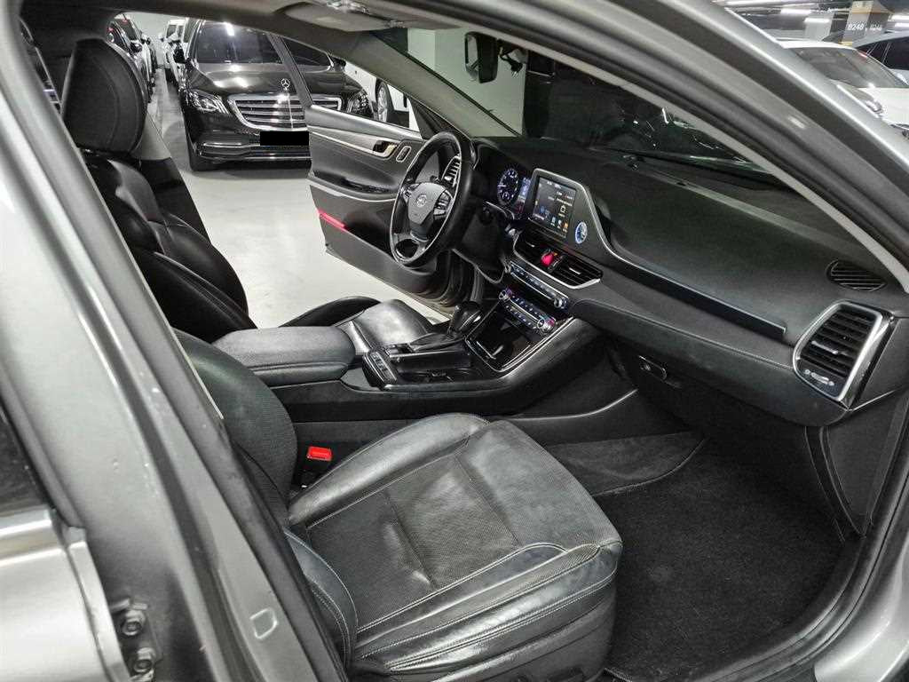 Hyundai Grandeur — photo 09