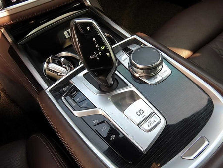 BMW 7-Series — photo 11