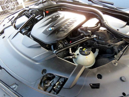 BMW 7-Series — photo 19
