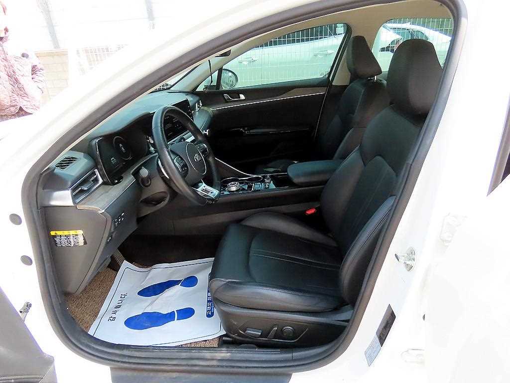 Kia K5 — photo 05