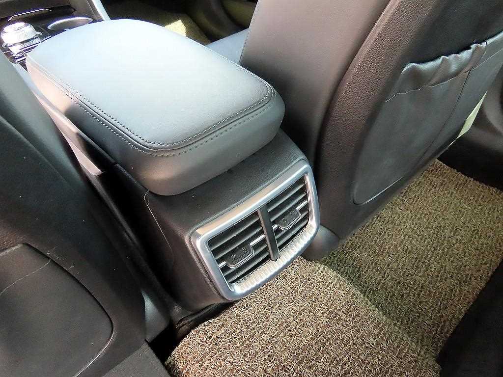 Kia K5 — photo 17