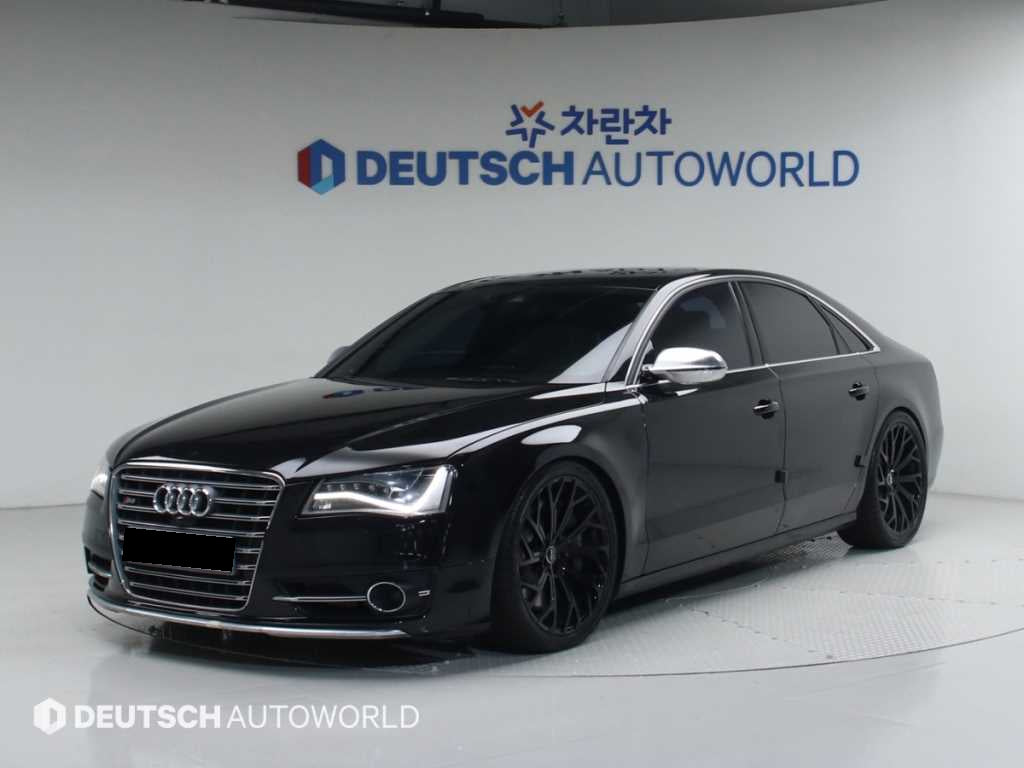Audi S8 — photo 01