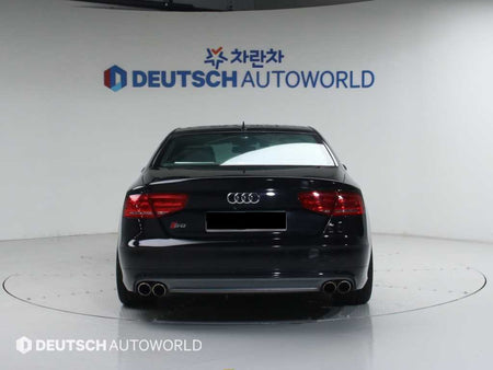 Audi S8 — photo 04